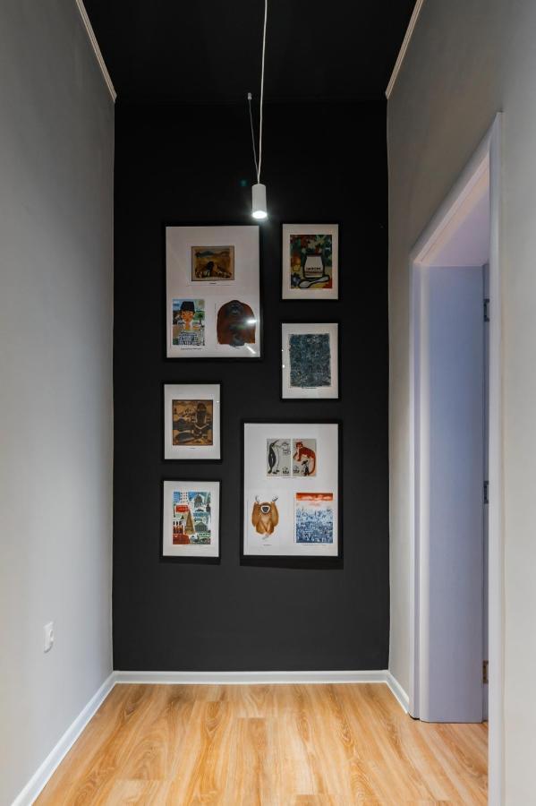 New Black & White - 2Bdr Apartment With Balcony Sofia Bagian luar foto